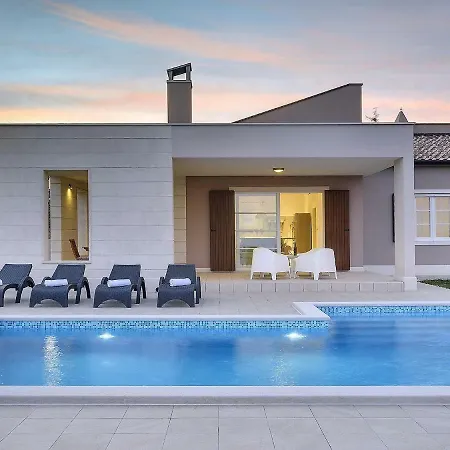 Villa Villa Histria B4+2 *